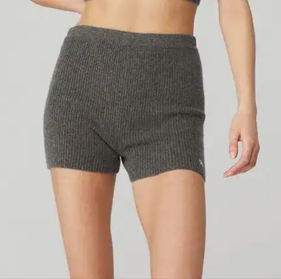 ALO Yoga Pants - Alo Yoga Cashmere Ribbed Staycation Short NWOT in cozy grey heather sz SMALL